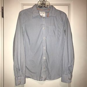 American Eagle Button down